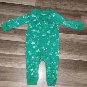Christmas Pajamas Size 6/9mo  Thermal Green Holiday Pattern  Unisex